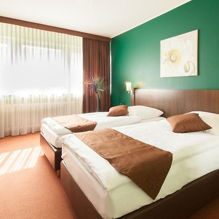 Hotel Mondial Langenfeld  Esterno foto