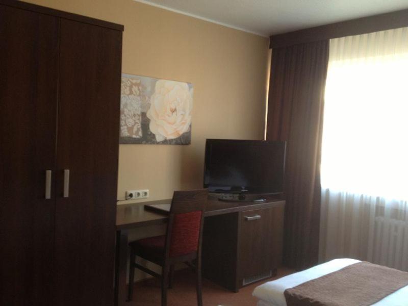 Hotel Mondial Langenfeld  Esterno foto