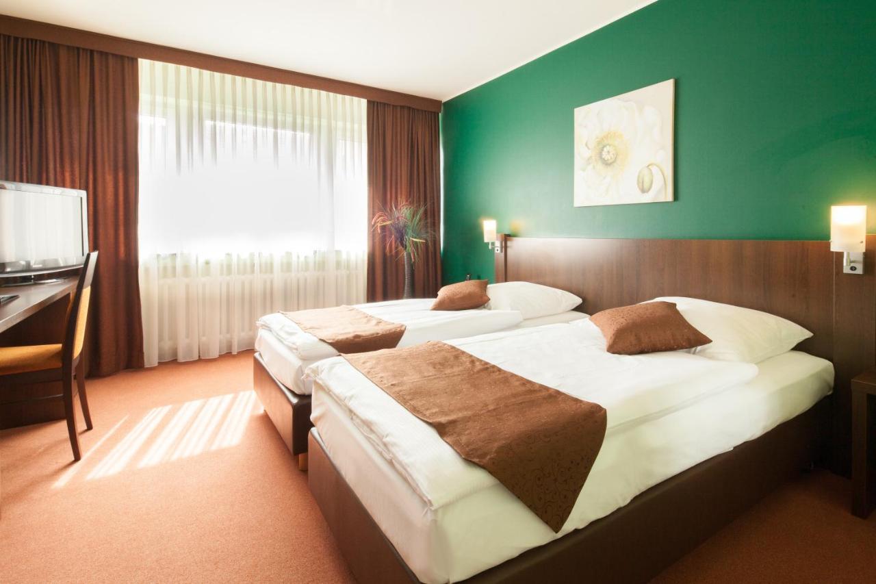 Hotel Mondial Langenfeld  Esterno foto