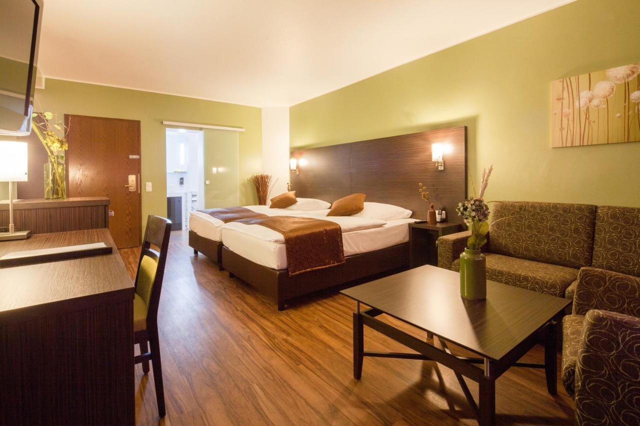 Hotel Mondial Langenfeld  Esterno foto